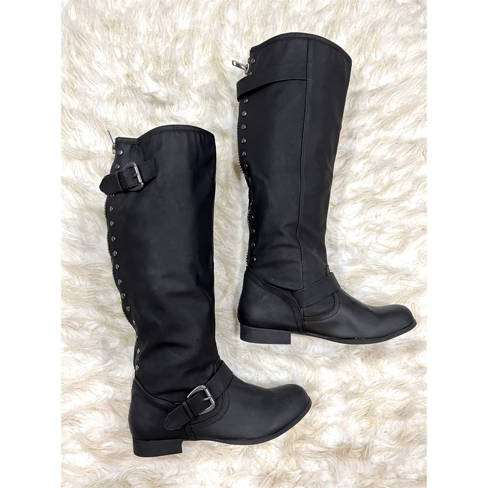 Black boots